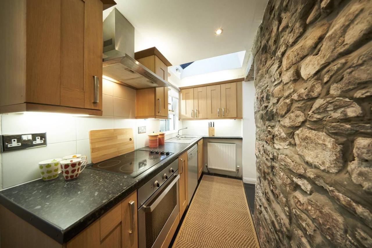 Stuc An T Sagairt Cottage , Loch Lomond ドライメン エクステリア 写真